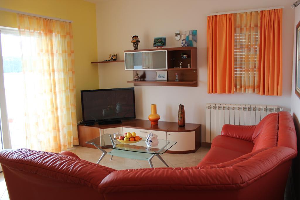 Apartments Lucija Seget Vranjica Exterior foto