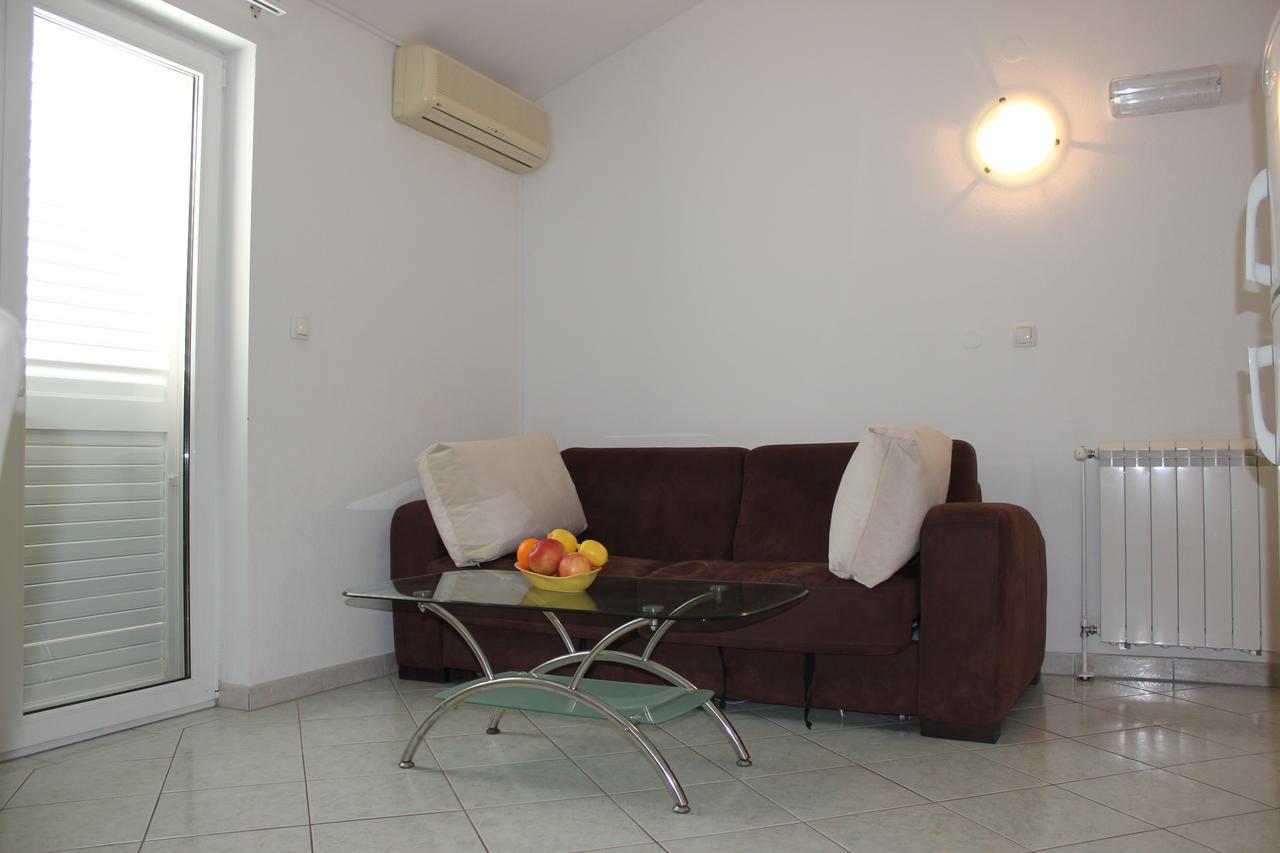 Apartments Lucija Seget Vranjica Exterior foto