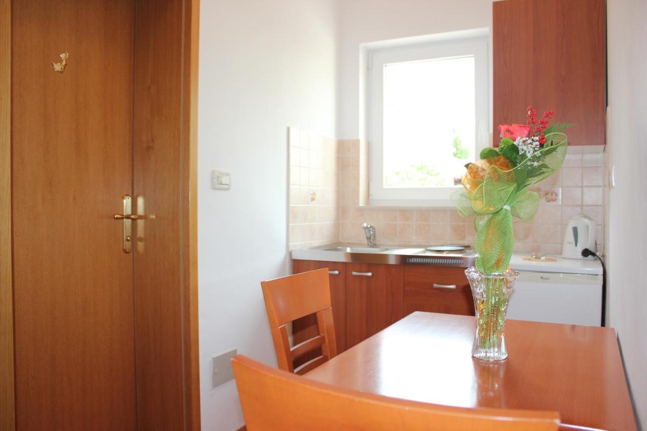 Apartments Lucija Seget Vranjica Exterior foto
